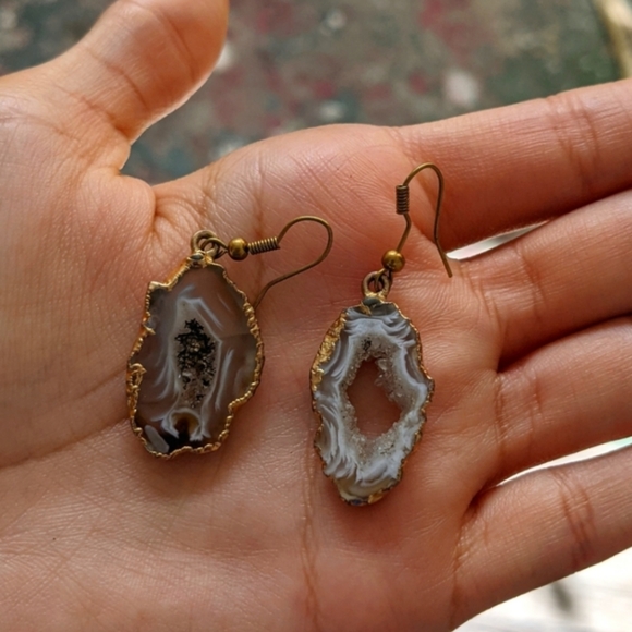 Brand New Agate crystal earrings - Picture 5 of 5